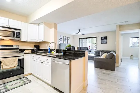 450 Palm Circle Pembroke Pines FL 33025