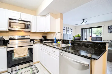 450 Palm Circle Pembroke Pines FL 33025