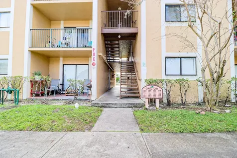 450 Palm Circle Pembroke Pines FL 33025