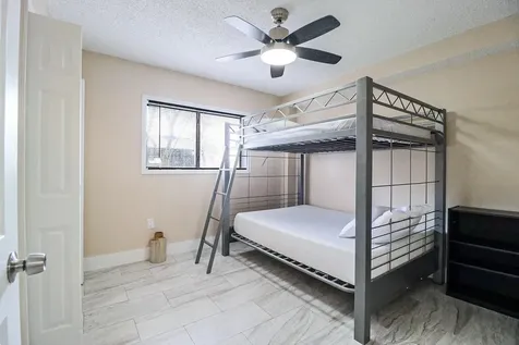 450 Palm Circle Pembroke Pines FL 33025