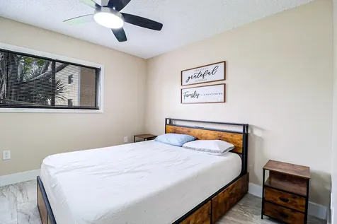 450 Palm Circle Pembroke Pines FL 33025