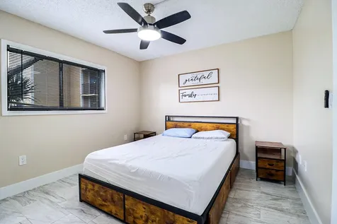 450 Palm Circle Pembroke Pines FL 33025