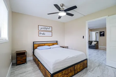 450 Palm Circle Pembroke Pines FL 33025