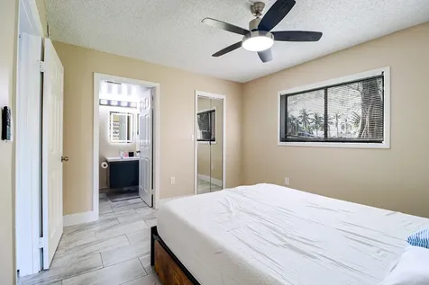 450 Palm Circle Pembroke Pines FL 33025