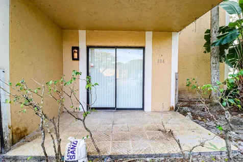 450 Palm Circle Pembroke Pines FL 33025