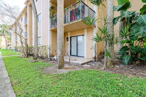 450 Palm Circle Pembroke Pines FL 33025