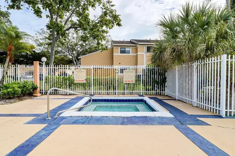 450 Palm Circle Pembroke Pines FL 33025