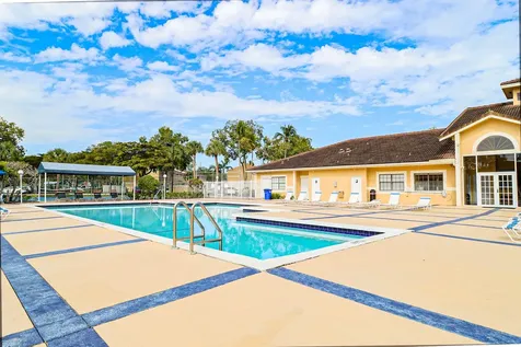 450 Palm Circle Pembroke Pines FL 33025
