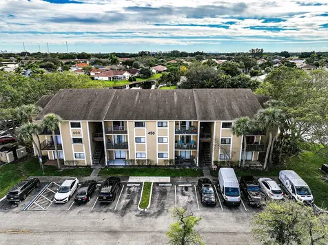 450 Palm Circle Pembroke Pines FL 33025