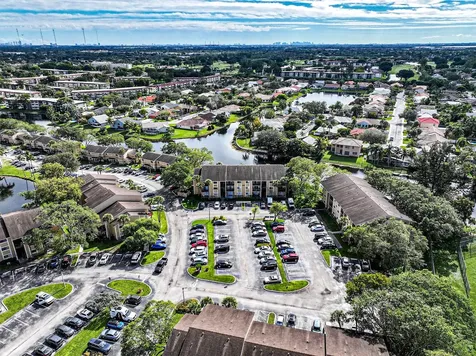 450 Palm Circle Pembroke Pines FL 33025