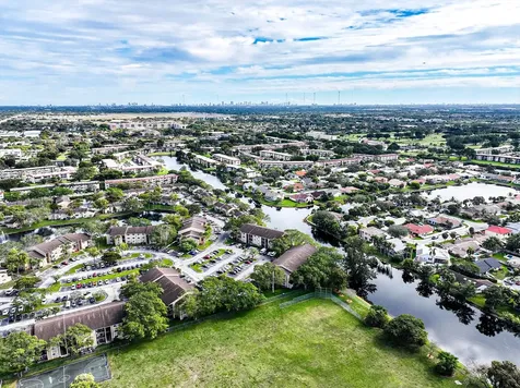 450 Palm Circle Pembroke Pines FL 33025