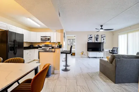 450 Palm Circle Pembroke Pines FL 33025