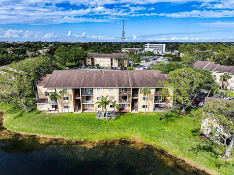 450 Palm Circle Pembroke Pines FL 33025