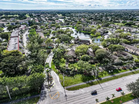 450 Palm Circle Pembroke Pines FL 33025