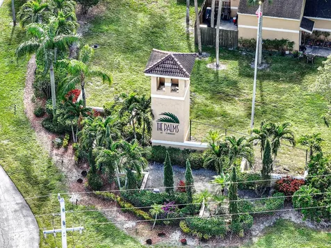 450 Palm Circle Pembroke Pines FL 33025