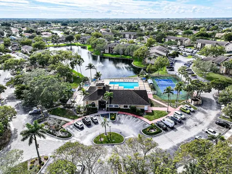 450 Palm Circle Pembroke Pines FL 33025