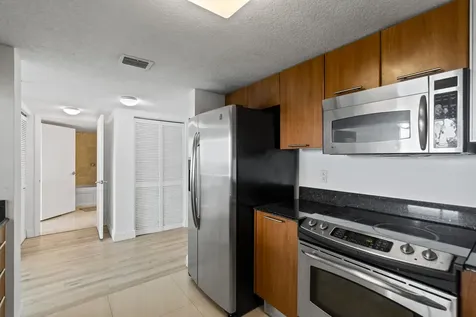 1800 N Bayshore Drive Miami FL 33132