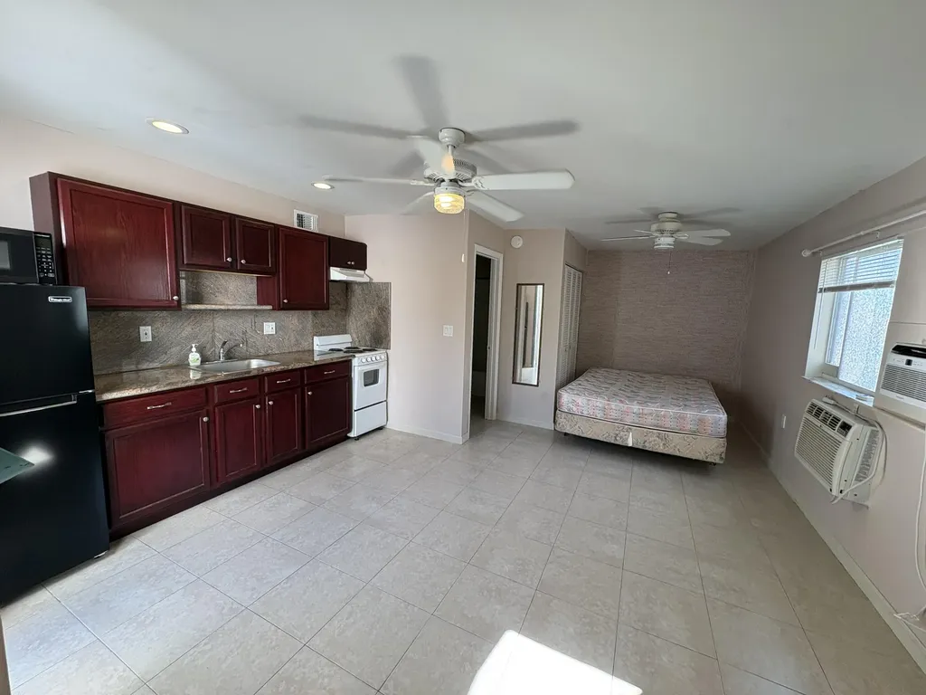 141 Ipswich Street Boca Raton FL 33487