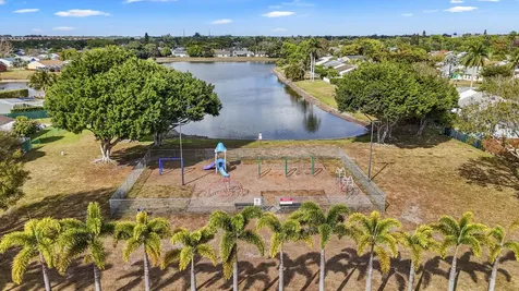 7842 W Blairwood Circle Lake Worth FL 33467
