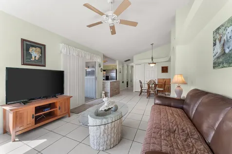 2850 Se Buccaneer Circle Port Saint Lucie FL 34952