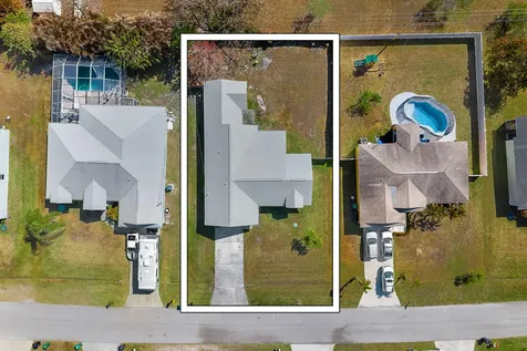 2850 Se Buccaneer Circle Port Saint Lucie FL 34952