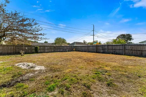 2850 Se Buccaneer Circle Port Saint Lucie FL 34952