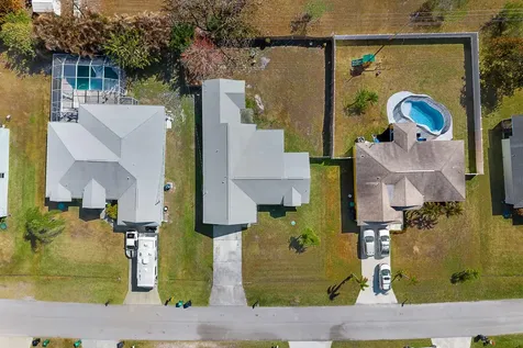 2850 Se Buccaneer Circle Port Saint Lucie FL 34952
