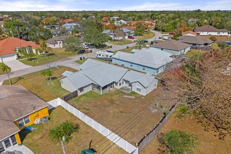 2850 Se Buccaneer Circle Port Saint Lucie FL 34952