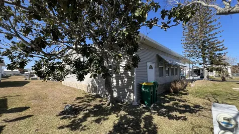 621 Puffin Drive Barefoot Bay FL 32976