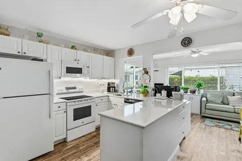 527 Sw 16th Street Boynton Beach FL 33426