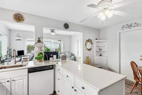 527 Sw 16th Street Boynton Beach FL 33426