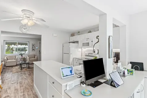 527 Sw 16th Street Boynton Beach FL 33426