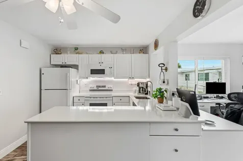 527 Sw 16th Street Boynton Beach FL 33426