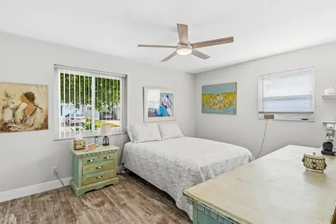 527 Sw 16th Street Boynton Beach FL 33426