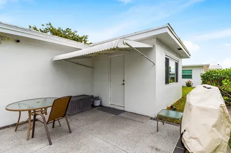 527 Sw 16th Street Boynton Beach FL 33426