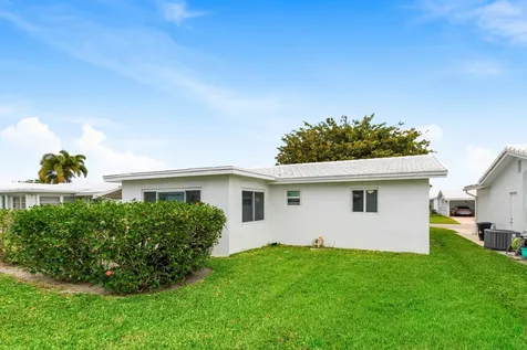527 Sw 16th Street Boynton Beach FL 33426