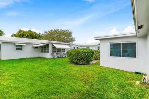 527 Sw 16th Street Boynton Beach FL 33426