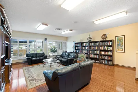 527 Sw 16th Street Boynton Beach FL 33426