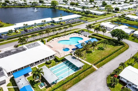527 Sw 16th Street Boynton Beach FL 33426