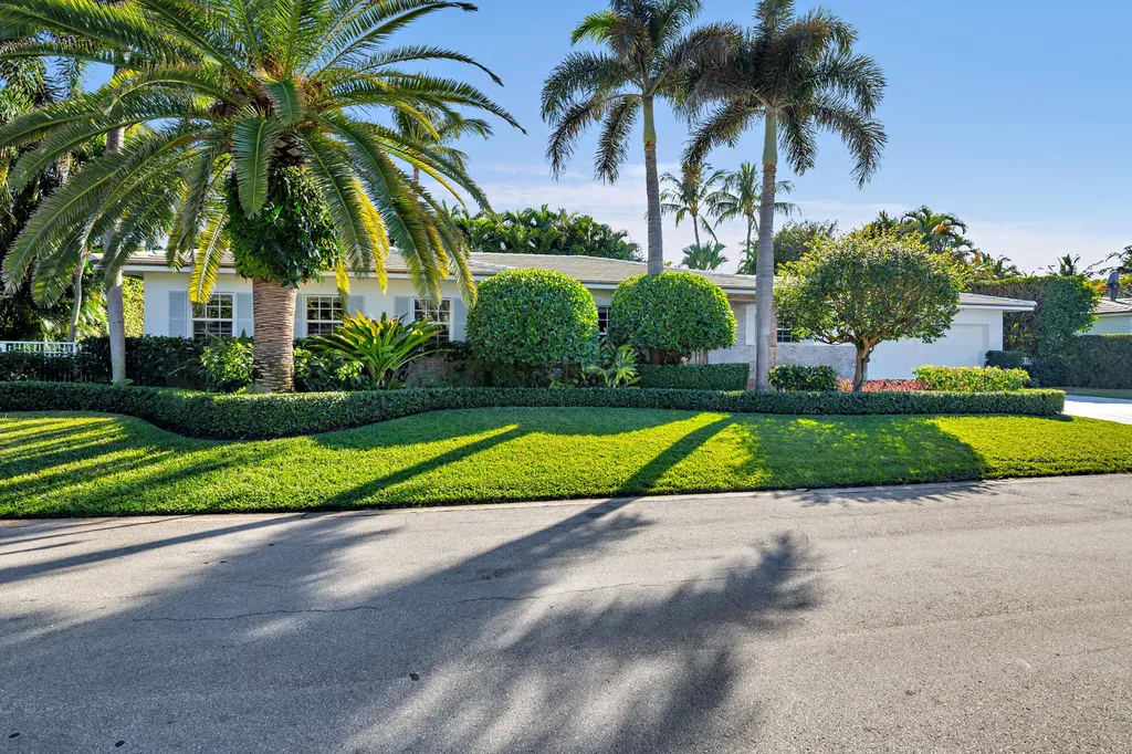 230 Osceola Way Palm Beach FL 33480