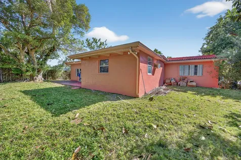 9281 Martinique Drive Miami FL 33189