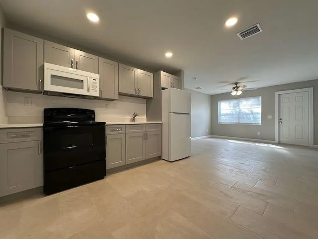 3517 Windsor Avenue West Palm Beach FL 33407