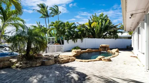 1222 Se 5th Court Deerfield Beach FL 33441