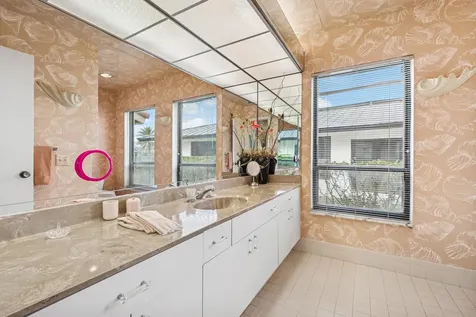 5104 Pineview Circle Delray Beach FL 33445