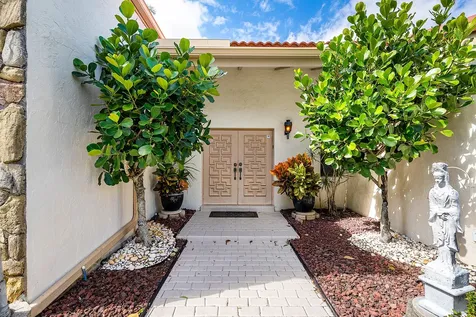 5104 Pineview Circle Delray Beach FL 33445