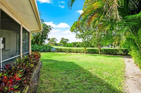 5104 Pineview Circle Delray Beach FL 33445