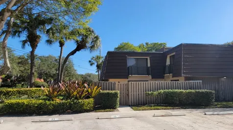 117 1st Court Palm Beach Gardens FL 33410