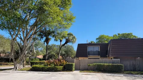 117 1st Court Palm Beach Gardens FL 33410