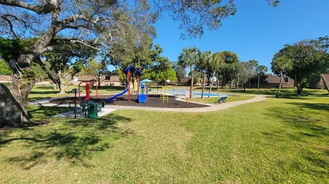 117 1st Court Palm Beach Gardens FL 33410