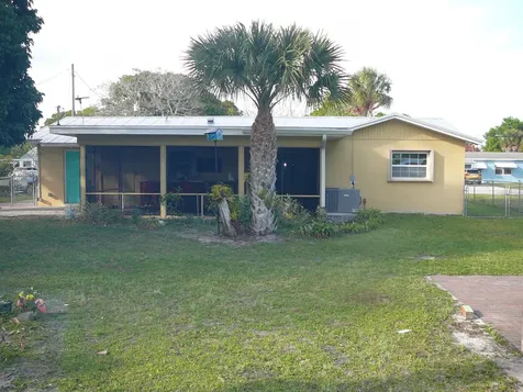 125 Garden Avenue Fort Pierce FL 34982